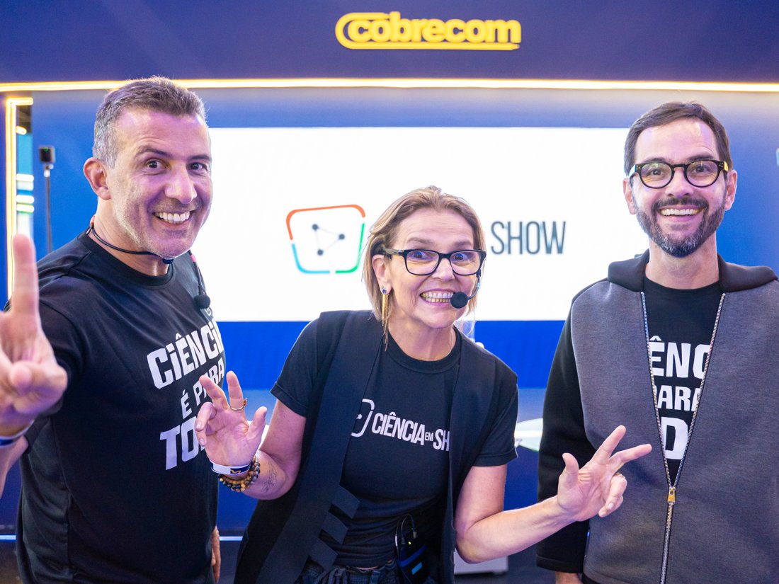Equipe do Ciência em Show gravando conteúdo institucional em evento